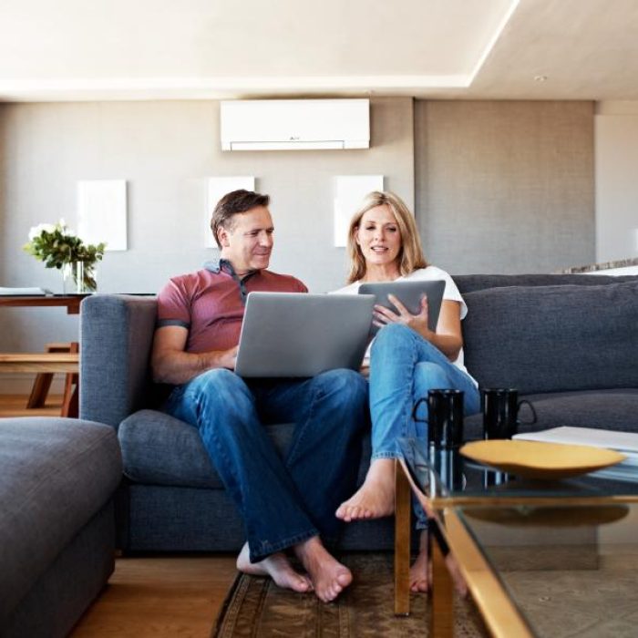 Couple in living room_FH-ptif